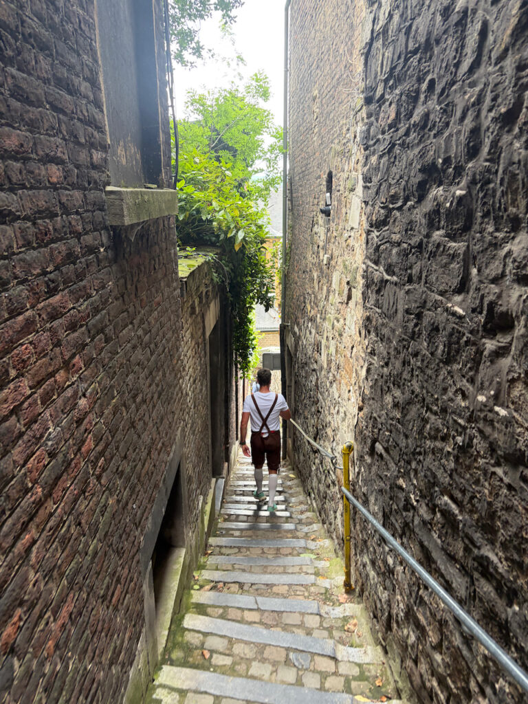Gassen und Treppen in der Innenstadt von Lüttich